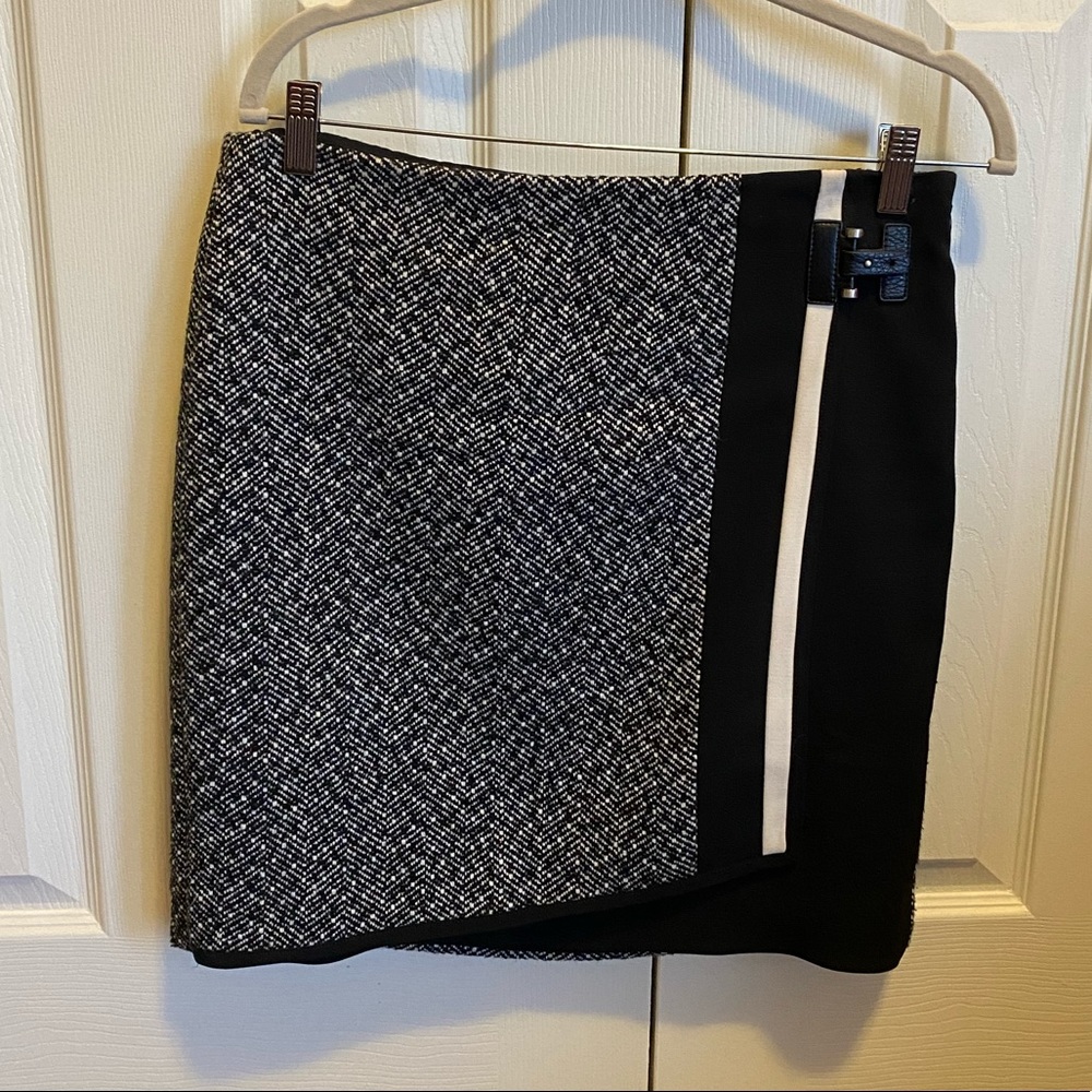 White House Black Market skirt, size 4
